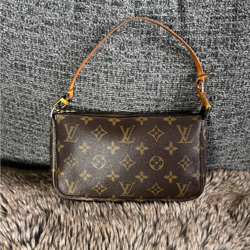 Louis Vuitton Pochette Accessories